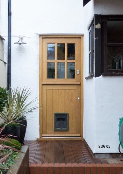 Stable Doors with 6 Panes made from Oak and Painted Door With Dog Door, Yard Bar, Dutch Doors Exterior, Stable Doors, Cottage Front Doors, Cabin Living Room, Interior Exterior Doors, Stable Door, Dutch Door