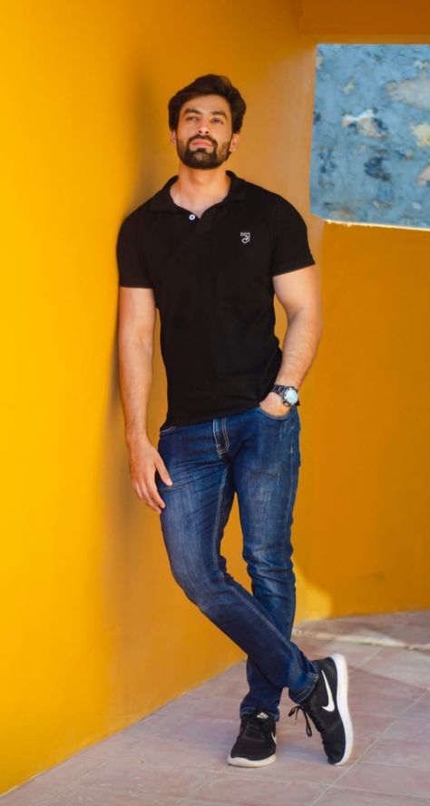 Poses For Men In Tshirt, Tshirt Jeans Outfit Men, Sketchbook Outfits, Polo Outfit Men, Handsome Indian Men, Jeans And T Shirt Outfit, Mens Work Outfits, Mens Dress Outfits, Jeans Outfit Men