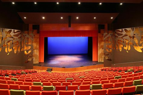 Proscenium stage. Water Theatre, Proscenium Stage, Theatre Pictures, Theater Architecture, Theatre Interior, Theatre Scene, Set Design Theatre, Dream Venue, Theatre Stage