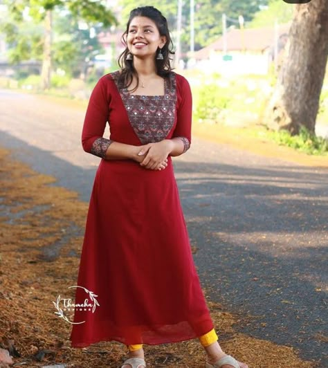 Full Hand Designs For Kurtis, Yoke Pattern Kurtis, Hand Designs For Kurtis, Kurti Models, Salwar Neck Patterns, Designs For Kurtis, Simple Kurta, Churidar Neck, Kurtis Design