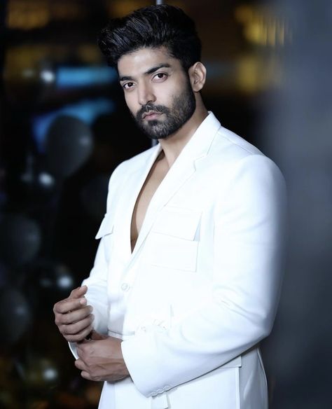 Gurmeet Choudhary, Actors, Quick Saves