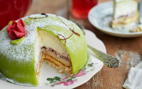 A Classic Swedish Princess Cake (Klassisk prinsesstårta) - Try Swedish Swedish Princess Cake, Swedish Cuisine, Marzipan Cake, Visit Sweden, Cakes And Cookies, Yellow Foods, Swedish Recipes, Culinary School, Cookies Recipes