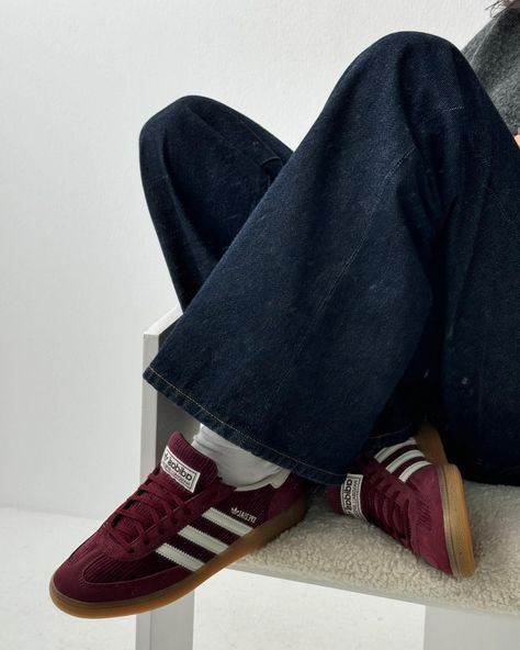 NELLY.COM | There is no fall without burgundy!🤎🍒 Adidas Handball Spezial W in Burgundy is now LIVE on the website! 😎 Go and get them before they are… | Instagram Burgundy Spezial Shoes, Burgundy Spezial Outfit, Adidas Spezial Burgundy, Adidas Handball Spezial Outfit, Spezials Adidas, Adidas Spezial Outfit, Burgundy Shoes Outfit, Burgundy Adidas, Adidas Handball Spezial