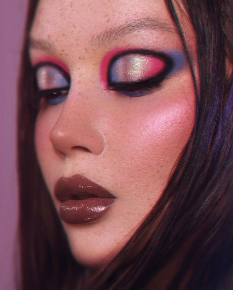 Maximalist Makeup, Editorial Makeup Looks, Matte Eye Makeup, Mekap Mata, 20 Makeup, Drag Make-up, Punk Makeup, Face Art Makeup, Graphic Makeup