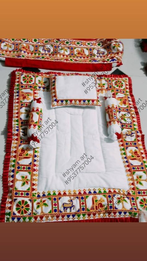 Chathi Decoration Godadi, Baby Godadi Design Hand Work, 6atthi Decoration, Goddi Design, Sadu Work, Kachhi Work, Sadu Bharat, Handmade Hamper, Baby Boy Quilt Patterns