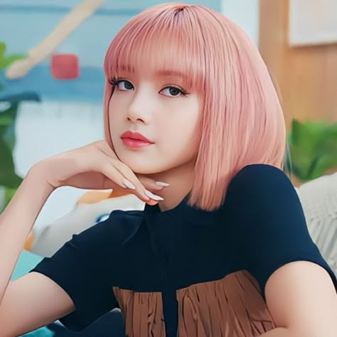 Female Dancers, Looks Country, Hair Icon, Lisa Manoban, Anime Guys Shirtless, Lisa Bp, Lisa Lalisa, Blackpink Wallpaper, Lisa Blackpink Wallpaper