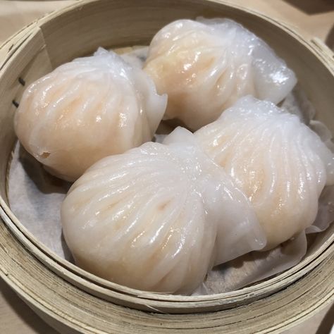 Shrimp Dumplings, White Food, Food Babe, Yummy Comfort Food, Food Obsession, Cafe Food, Yummy Food Dessert, Pretty Food, Food Cravings