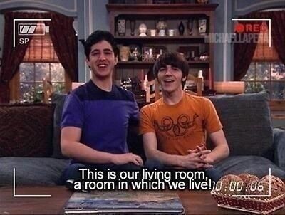 This is our living room, a room which we live Drake & Josh, Drake And Josh, Drake Bell, I Love Cinema, 90s Kids, Best Tv Shows, A Tv, New People, Best Shows Ever