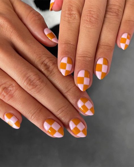 brown checkerboard nails, short nail art designs, short nails, trendy short nails, cute short nails Shorter Nails, Short Nail Art, Checkered Nails, Short Nails Art, Short Nail, Short Nail Designs, Healthy Nails, Unique Nails, Nail Art Hacks