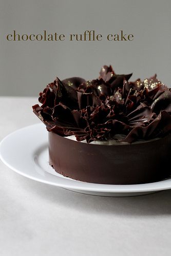 Chocolate Ruffle Cake Chocolate Ruffles On Cake, Winter Bakes, Chocolate Panna Cotta, Diy Cakes, Cherry Blossom Cake, Blossom Cake, Roll Cakes, Ruffle Cake, Decorating Videos