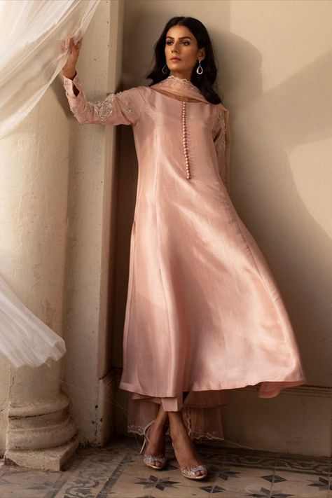 Raw Silk Dress, Kurta Pants, Latest Dress Design, Trouser Suit, Pakistani Fashion Party Wear, Salwar Kamiz, Kurta Designs Women, Simple Pakistani Dresses, Designer Party Wear Dresses