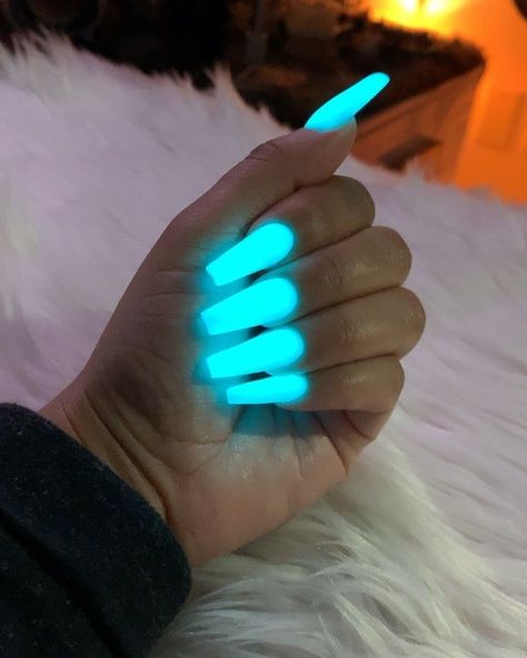 Glow Nails, Dark Nails, Summer Acrylic Nails, Nagel Inspo, Toe Nail Designs, Neon Nails, Coffin Nails Designs, Fire Nails, Short Acrylic Nails