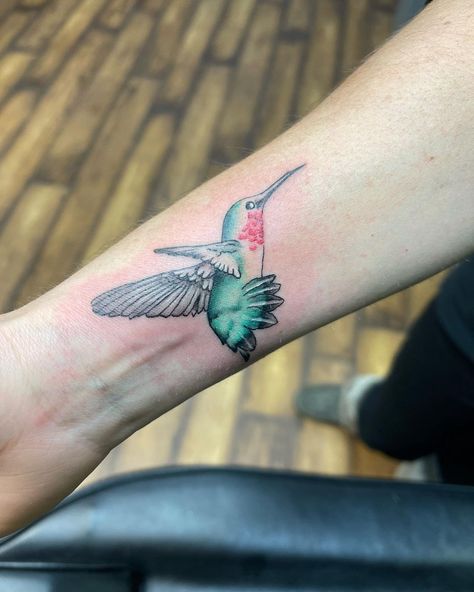 30+ Awesome Hummingbird Tattoo Ideas: Meaning, Symbolism & Cost - 100 Tattoos A Bee Tattoo, Tattoo Ideas Meaning, Hummingbird Tattoo Ideas, Two Birds Tattoo, Hummingbird With Flowers, Hummingbird Tattoos, Small Hummingbird Tattoo, Artsy Tattoos, Cute Tattoos On Wrist