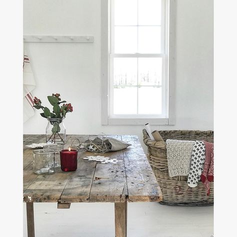 Angie Wendricks, Nordic Xmas, Country Style Christmas, Magazine Article, Country Living Magazine, Living Magazine, Scandi Style, Country Road, Natural Living