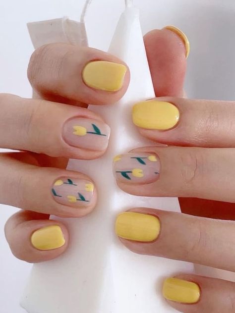 Summer Gel Nails 2024, Simple Flower Nail Designs, Tulip Nails, Simple Spring Nails, Korean Nail Art, Art Deco Nails, Cute Simple Nails, Nail Art For Beginners, Floral Nail Designs