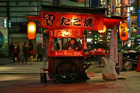 Takoyaki Stand Food Takoyaki, Japan Street Food, Japan Clothing, Street Food Design, Clothing Vendors, Japanese Restaurant Design, Japan City, Food Stand, Japanese Street Food