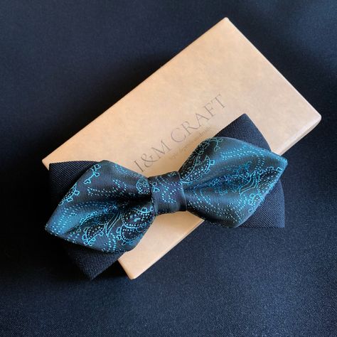 Bow Tie Diamond Dimensions: - Bow tie dimensions: Length 11.5 cm, Height 6 cm The bow tie is packed in our branded box, perfect for a gift. Unique Bow Tie, Fancy Bows, Fabric Hair Bows, Suits Men, Bow Tie Wedding, Pet Stuff, Wedding Suits Men, Suit Style, Sashiko