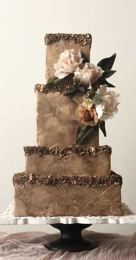 Dark Academia Wedding Cake, Dark Academia Cake, Moody Wedding Cakes, Moody Wedding Cake, Unconventional Wedding Cake, Fall Themed Wedding Cakes, Cake Autumn, Dark Moody Wedding, Gothic Wedding Cake