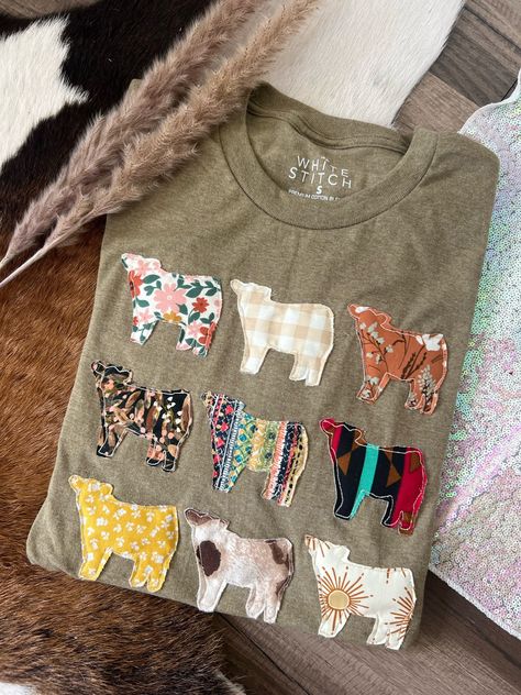 Stacked Farm Animals, On Repeat, Pigs, Workout Tee, Pet Clothes, Farm Animals, Dress Accessories, Color Me, Sewing Projects