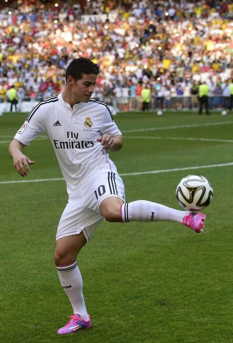 James Rodriguez - Real Madrid James Rodriguez Colombia, Real Madrid 2014, James Rodrigues, Real Madrid Soccer, Real Madrid Football, Real Madrid Players, Best Football Team, James Rodriguez, ريال مدريد