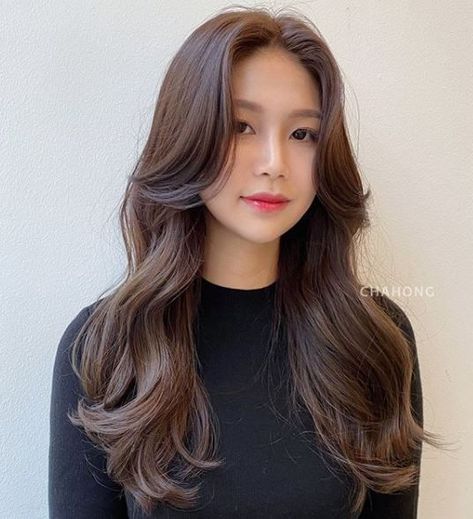 Korean Long Hair, Hair Inspiration Long, Curls For Long Hair, Haircuts For Medium Hair, Haircuts Straight Hair, Long Hair With Bangs, Long Layered Hair, Haircuts For Long Hair, Hair Inspo Color