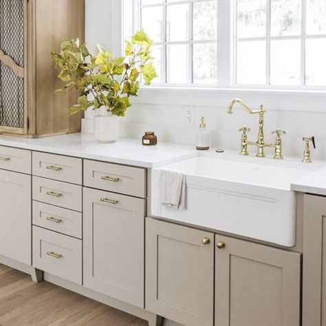 The Ultimate Guide to Stylish Greige Kitchen Cabinets |