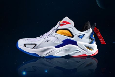 361° Taps 'Mobile Suit Gundam' for a RX-78-2-Inspired Sneaker Chinese Lifestyle, Bridal Footwear, Sport Shoes Design, Black Footwear, Cloud Shoes, Nike Foamposite, Lifestyle Sneakers, Footwear For Women, Mobile Suit Gundam