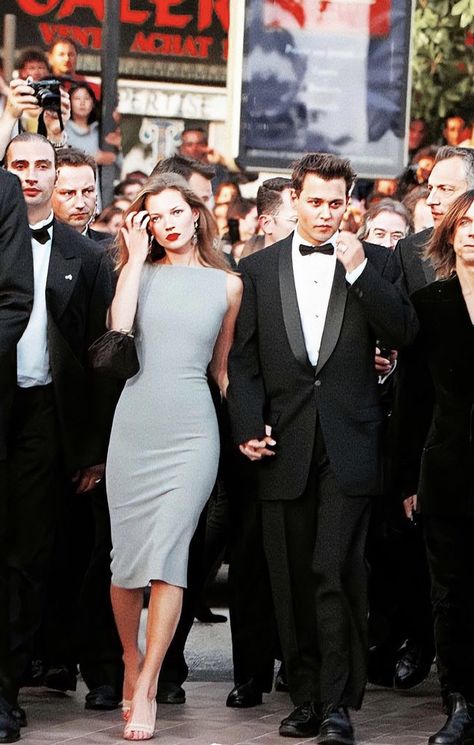 Kate Moss Outfit, Prom King And Queen, Kate Moss 90s, Kaptan Jack Sparrow, Prom King, Kate Moss Style, The Prom, 90s Supermodels, 90s Models