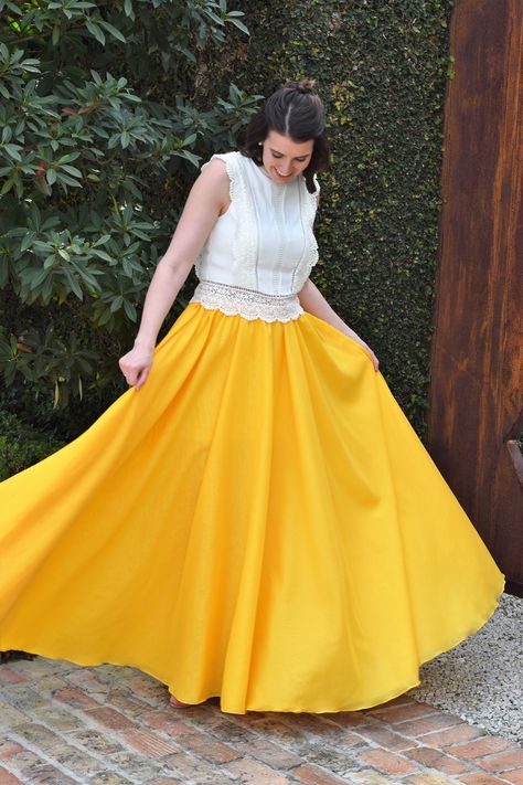 DIY Chiffon Maxi Circle Skirt Sewing Tutorial – Bunny Baubles Full Skirt Pattern Free, Circle Skirt Pattern Diy, Sew Maxi Skirts, Diy Circle Skirt, Circle Maxi Skirt, Skirt Sewing Tutorial, Long Circle Skirt, Circle Skirt Tutorial, Diy Maxi Skirt