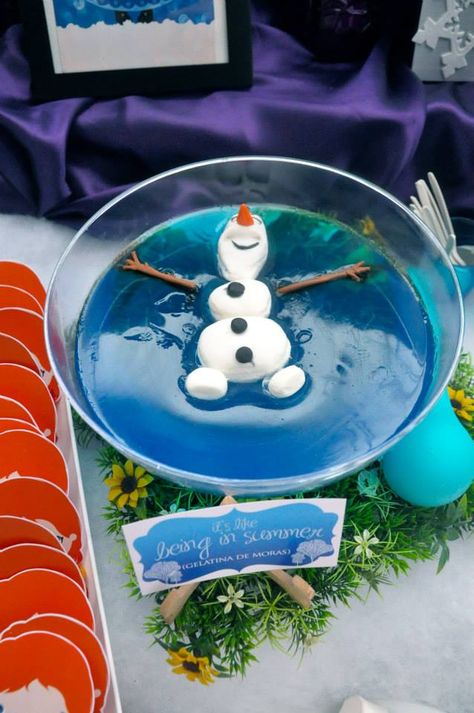 Olaf in blue jello http://www.partyworx.co.uk/1/post/2014/07/olaf-themed-party-disney-frozen.html Frozen 3rd Birthday, Frozen Birthday Party Decorations, Olaf Birthday, Elsa Birthday Party, Blue Jello, Frozen Bday Party, Disney Frozen Birthday Party, Frozen Birthday Theme, Elsa Birthday