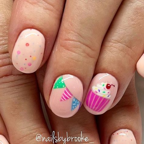 Brooke Jensen on Instagram: "🌸🎂Birthday nails for this client’s birthday today!!👏🏼🧁🎈 . . ✨Confetti gel polish ‘Cupcake’ from @filesbyless . . #gelpolish #handpaintednailart #naturalnailsonly #utahnailtech #utahnailartist #nailartist #nailart #naildesigns #nailartdesigns #freehandart #freehandnailart #gelnails #nails #nailmagazine #nailinspo #summernailinspo #summernails #birthdaynails #birthdaynailart #confettinails #cupcakenails #cupcakenailart #balloonnails #birthdayballoonnails #birthda Birthday Fingernail Designs, Birthday Nails Cupcake, Balloon Nails Birthday, Birthday Party Nails Designs, Confetti Birthday Nails, Birthday Nails Balloons, Cupcake Nails Designs, First Birthday Nails, 40th Nails