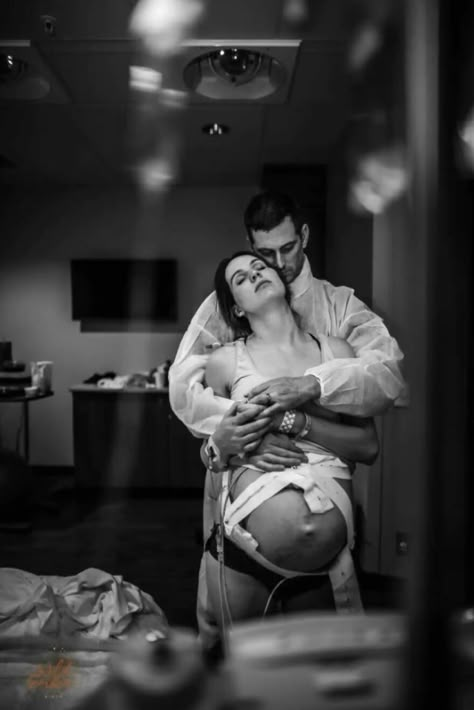 Honorable Mention: "Lean Into Me" By Lindsey Ellis, United States Birth Vision Board, Birth Photography Hospital, Home Birth Photography, Labor Photos, Baby Hospital Pictures, Birth Pictures, Hospital Pictures, Birth Photos, Water Birth