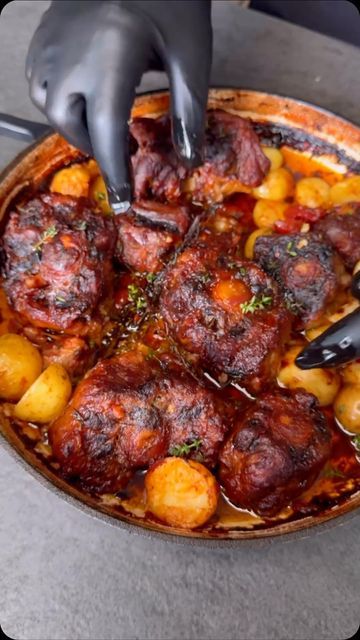 Oxtail Recipes Crockpot, Oxtail Recipes Easy, Pork Neck Bones Recipe, Oxtail Stew Recipe, Cooking Soul Food, Oxtail Recipes, Jamaican Dishes, Slow Cooked Meat, Jamaican Recipes