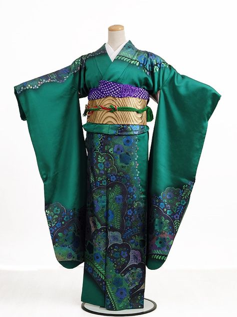 Kimono Collection, Furisode Kimono, Embroidery Kimono, Green Costumes, Japanese Costume, Green Kimono, Modern Kimono, Kimono Japan, Traditional Japanese Kimono