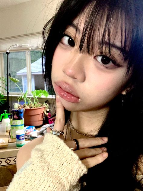 Makeup Styles Asian, Dark Gyaru Makeup, Emo Asian Makeup, Emo Douyin Makeup, Emo Douyin, Big Asian Eyes, Asian Dark Makeup, Light Gyaru Makeup, Dark Ulzzang Makeup