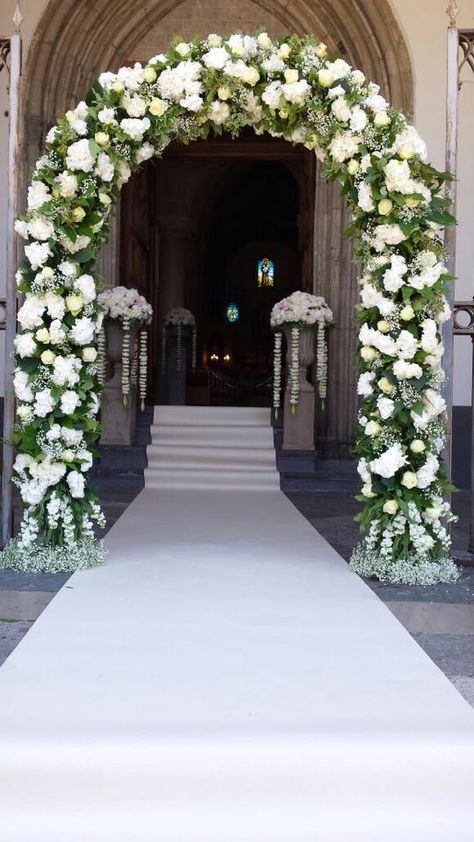 Wedding Ceremony Decorations Church, Iron Arch, Wedding Arches Outdoors, Wedding Church Decor, Dream Wedding Reception, Wedding Entrance Decor, Church Wedding Decorations, Wedding Altars, Arch Decoration Wedding