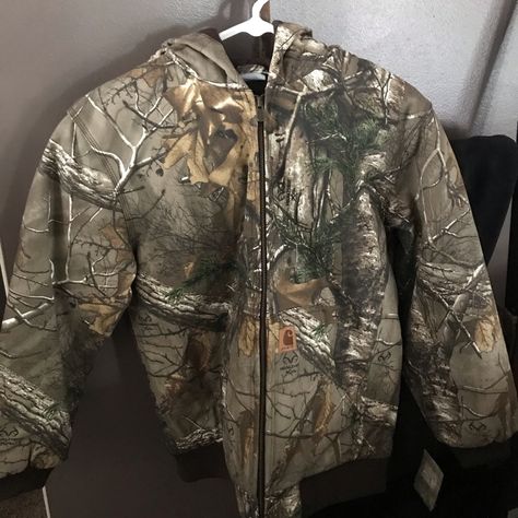 Brand New Kids Size Lg Carhartt Coat Camo Carhartt Jackets, Camo Zip Up, Winter Utah Outfits, Carhartt Jacket Outfits, Carhartt Aesthetic, Y2k Coat, Carhartt Jacket Outfit, Carhartt Work Jacket, Camo Jacket Outfit