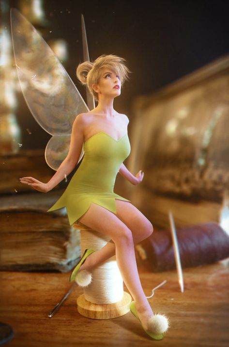 Tinkerbell Cosplay, Tinker Bell Cosplay, Tinkerbell Pictures, Princesa Zelda, Tinker Bell Costume, Winged Girl, Princess Cosplay, Photographs Of People, Cosplay Diy