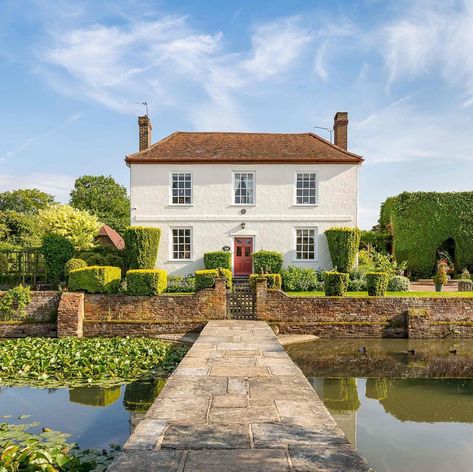 Georgian House Uk, Georgian Farmhouse, Self Build Houses, Rural Village, Converted Barn, Georgian Homes, Farmhouse Exterior, Conde Nast, Great House