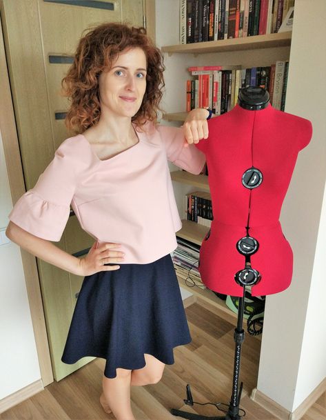 Adjustable Dress Form: is it worth it? How to choose an adjustable sewing mannequin. Sewing Mannequin, Adjustable Dress Form, Adjustable Mannequin, Adjustable Dress, Dress Forms, Stuff For Sale, Love Sewing, Craft Time, Dress Form