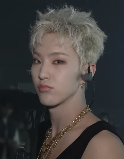 Seventeen Hoshi, 17 Kpop, Seventeen Going Seventeen, Adore U, Hoshi Seventeen, Short Blonde, Pledis Entertainment, K Idols, Kpop Idol