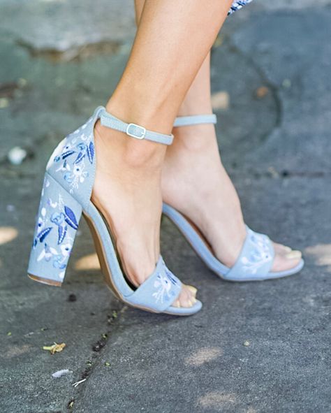 Blue Block Heels, Book Fashion, Modern Sandals, Houston Fashion, Gorgeous Heels, Fancy Shoes, Block Heel Sandals, Pretty Shoes, Dream Shoes