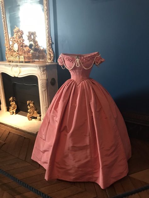 18000s Dress, Princess Dress 1800, 1800s Pink Dress, 1890s Dress Ball Gowns, Victorian Fashion Dresses Ball Gowns, 1800’s Dresses, 1840s Dress Ball Gowns, 1700s Outfits, 1850s Dress Ball Gowns