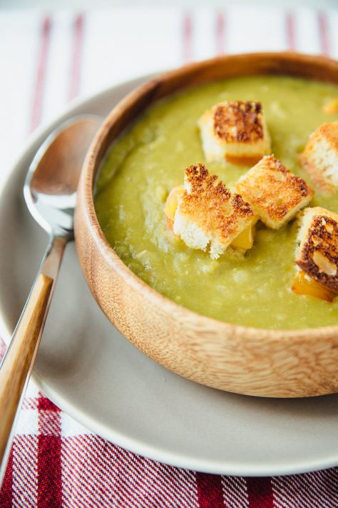 Vegetarian Split Pea Soup and Grilled Cheese Croutons Split Pea Soup Slow Cooker, Vegetarian Split Pea Soup, Grilled Cheese Croutons, Cheese Croutons, Delicious Slow Cooker Recipes, Slow Cooker Vegetarian, Split Pea Soup, Soup Recipes Slow Cooker, Soup And Stew