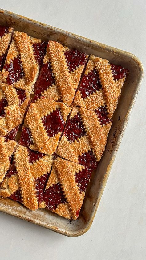 Linzer Bars, Sesame Bars, Jam Bar, Tart Base, Linzer Tart, Christmas Cookie Box, Tart Dough, Cookie Making, Linzer Cookies