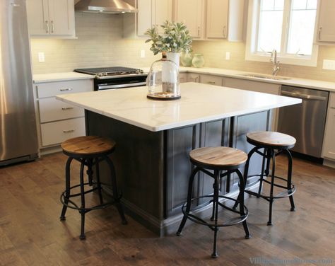 Square Island Kitchen, Square Kitchen Island, Square Kitchen Layout, Stained Island, Modern Kitchen Island Design, Grey Painted Kitchen, Kitchen Island Storage, Unique Kitchen Design, Home Stores