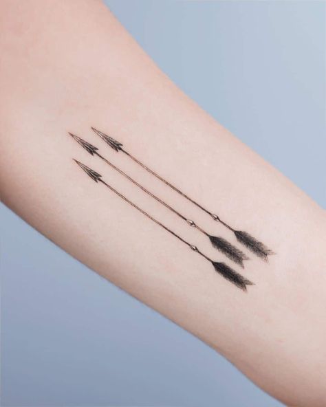 3 Arrow Tattoo, Arrow Tattoo Meaning, Arrow Head Tattoos, Feather Arrow Tattoo, Archery Tattoo, Simple Arrow Tattoo, Arrow Tattoo On Wrist, Archer Tattoo, Meaning Of Arrow Tattoo