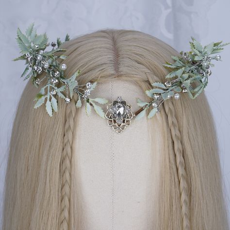 Fantasy Wedding Tiara, Elvish Tiara Wedding, Fairy Crown Wedding, Fairy Wedding Dress Green, White Elf Dress, Green Fairy Wedding Dress, Fairy Wedding Dress Woodland, Woodland Fairy Wedding Dress, Green Wedding Dress For Bride