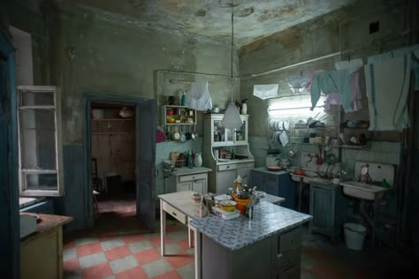 1910s Interior Design, Rundown Apartment, Mess Kitchen, Poor House, Interior Concept Art, 90s House, Crazy Kitchen, 90s Home, Old House Interior