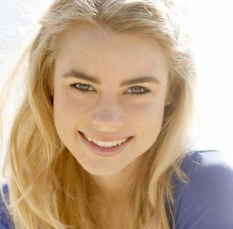 Lucy Fry - 'Lissa Dragomir' Lucy Fry, Vampire Academy Movie, Hilary Clinton, Mako Mermaids, Island Pictures, Zoey Deutch, Vampire Academy, Love Sign, One Love